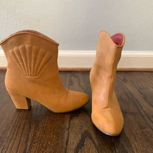 B.A.I.T Vegan Leather Ankle Boot (Hamish Gold)